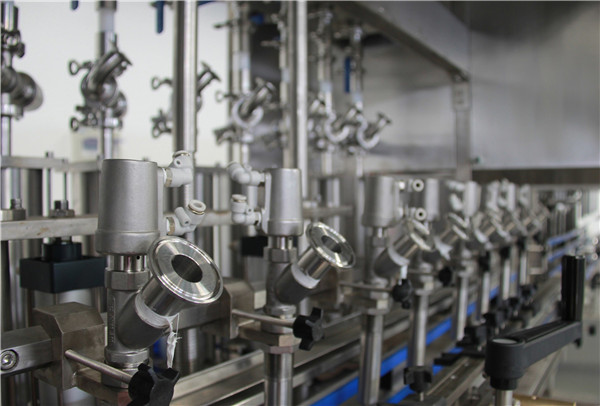 Errendimendu handiko botila jangarria olio betetzeko makina